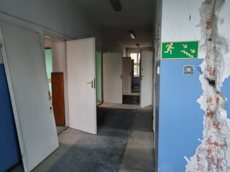 Opuszczony budynek z halą, Warszawa, województwo mazowieckie - relacja z 06.2022, zdjęcie 15
