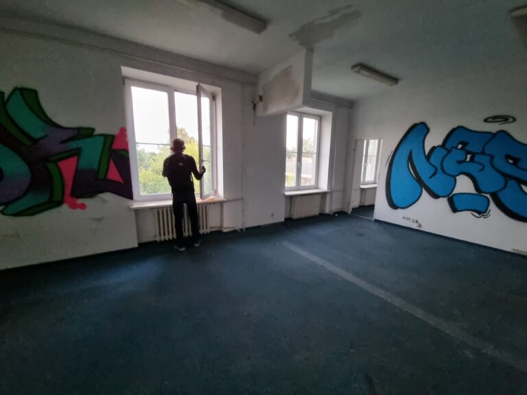 Opuszczony budynek z halą, Warszawa, województwo mazowieckie - relacja z 06.2022, zdjęcie 16