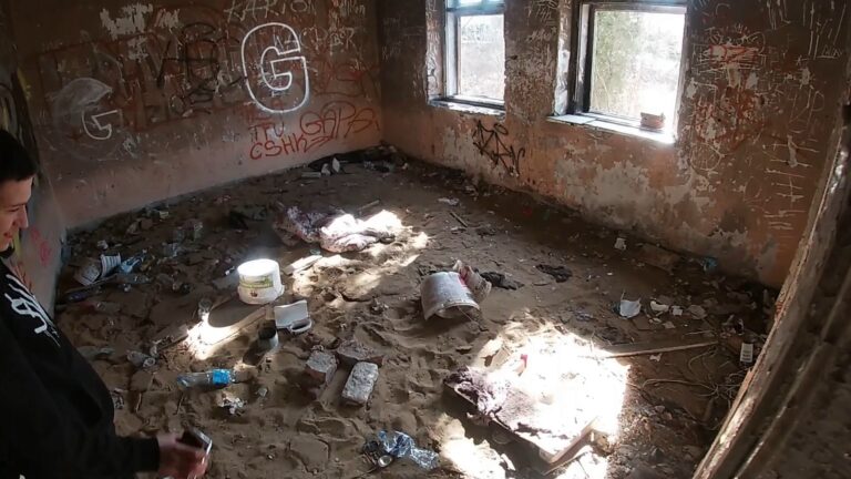 Opuszczone domy, Chrzanów, województwo małopolskie - zdjęcie 5