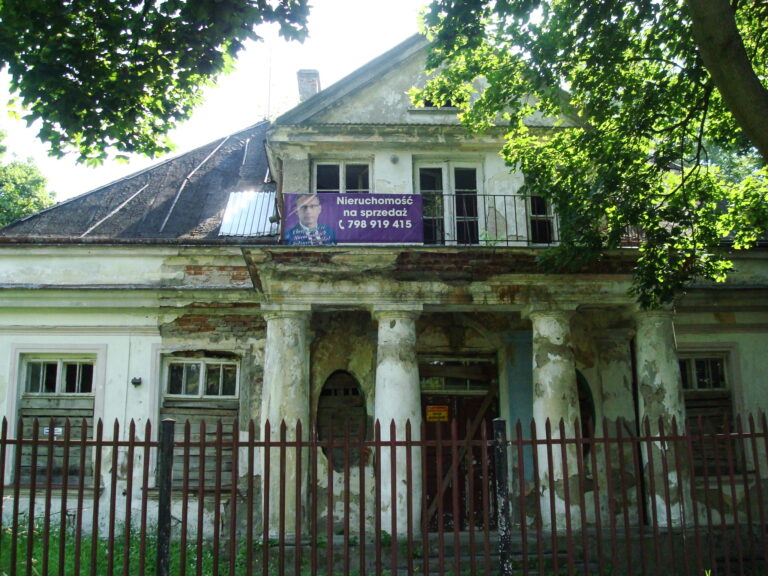 Zespół dworski XIX w., Sochaczew, województwo mazowieckie - relacja z 07.2022, zdjęcie 3