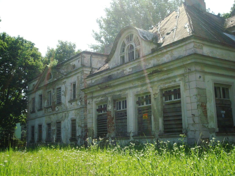 Zespół dworski XIX w., Sochaczew, województwo mazowieckie - relacja z 07.2022, zdjęcie 5
