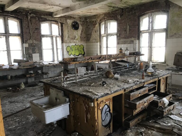 Opuszczone Laboratorium, Kalety, województwo śląskie - relacja z 08.2022, zdjęcie 11