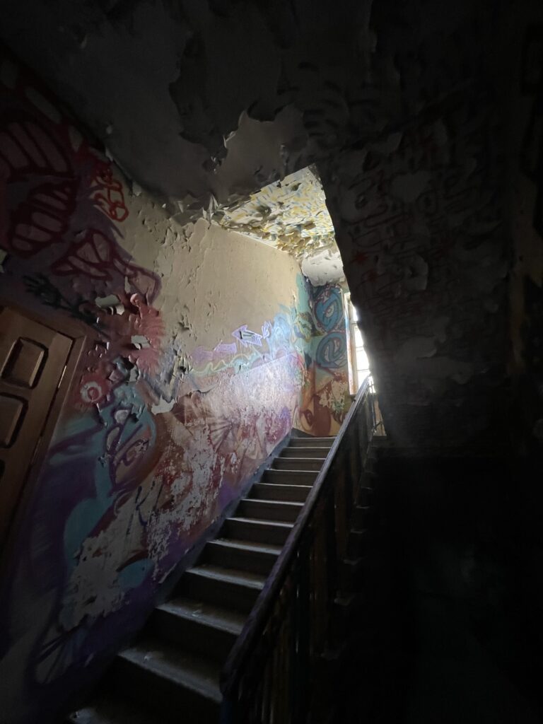 Opuszczone gimnazjum, Warszawa, województwo mazowieckie - zdjęcie 1