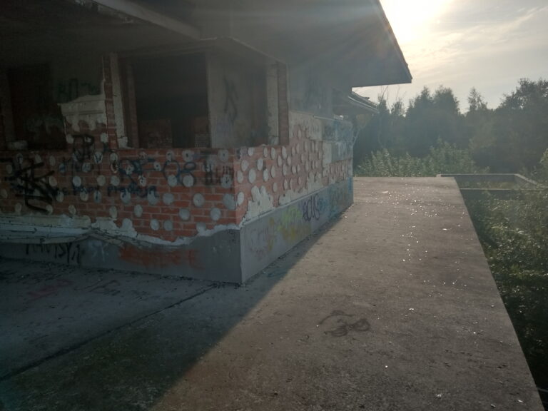 Nowoczesna Opuszczona Willa, Łódź, województwo łódzkie - relacja z 09.2022, zdjęcie 8