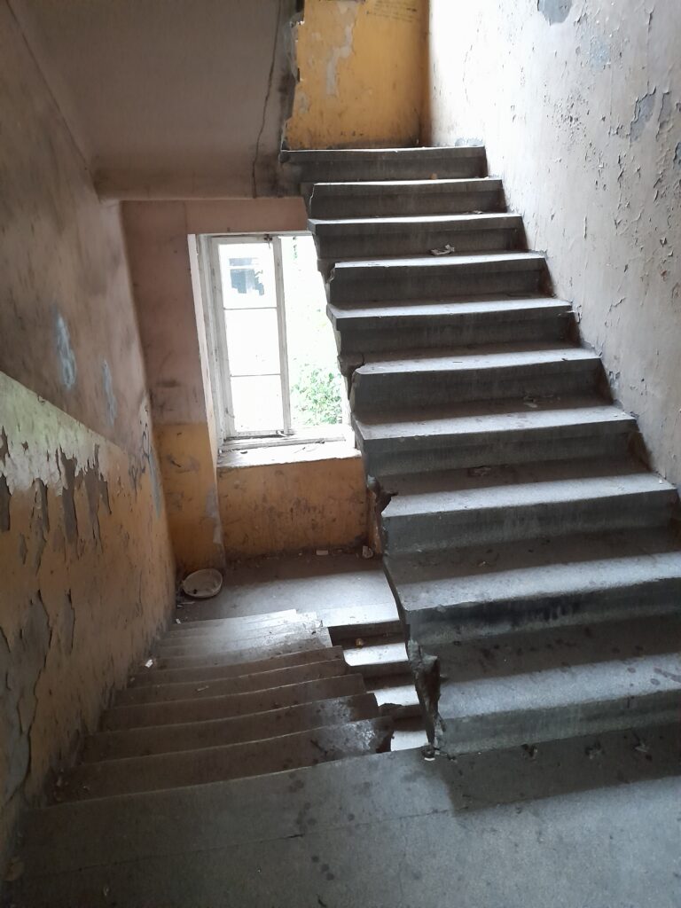 Opuszczona Kamienica przy Folwarcznej, Warszawa, województwo mazowieckie - zdjęcie 1