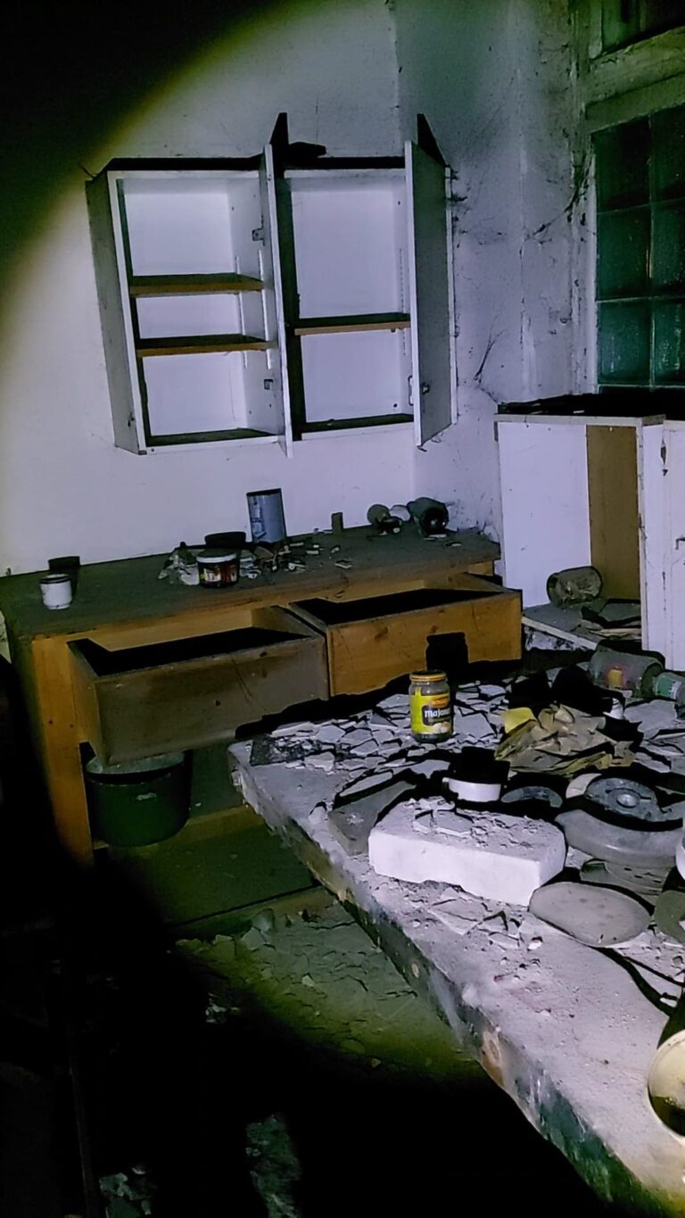 Poradzieckie koszary oraz teatr, Borne Sulinowo, województwo zachodniopomorskie - zdjęcie 2