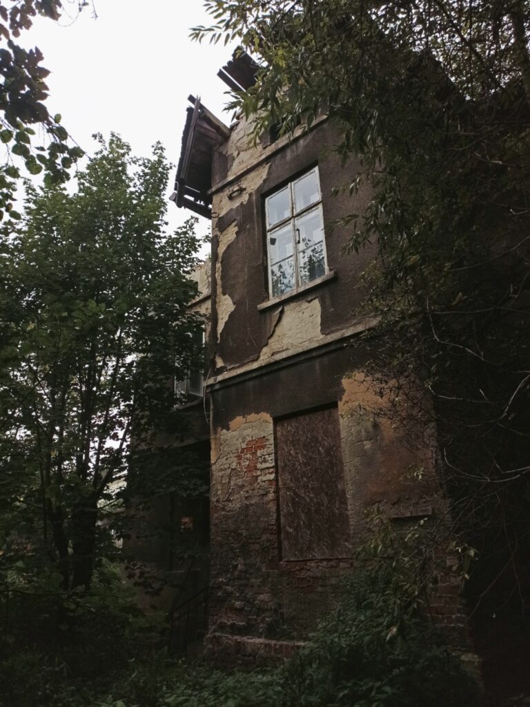 Opuszczony dom, Krzeszowice, województwo małopolskie - relacja z 09.2022, zdjęcie 7