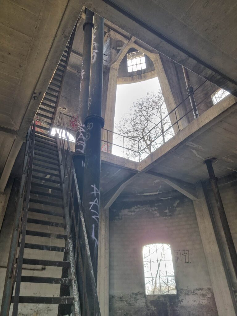 Kolejowa wieża ciśnień, Tarnów, województwo małopolskie - relacja z 12.2022, zdjęcie 3