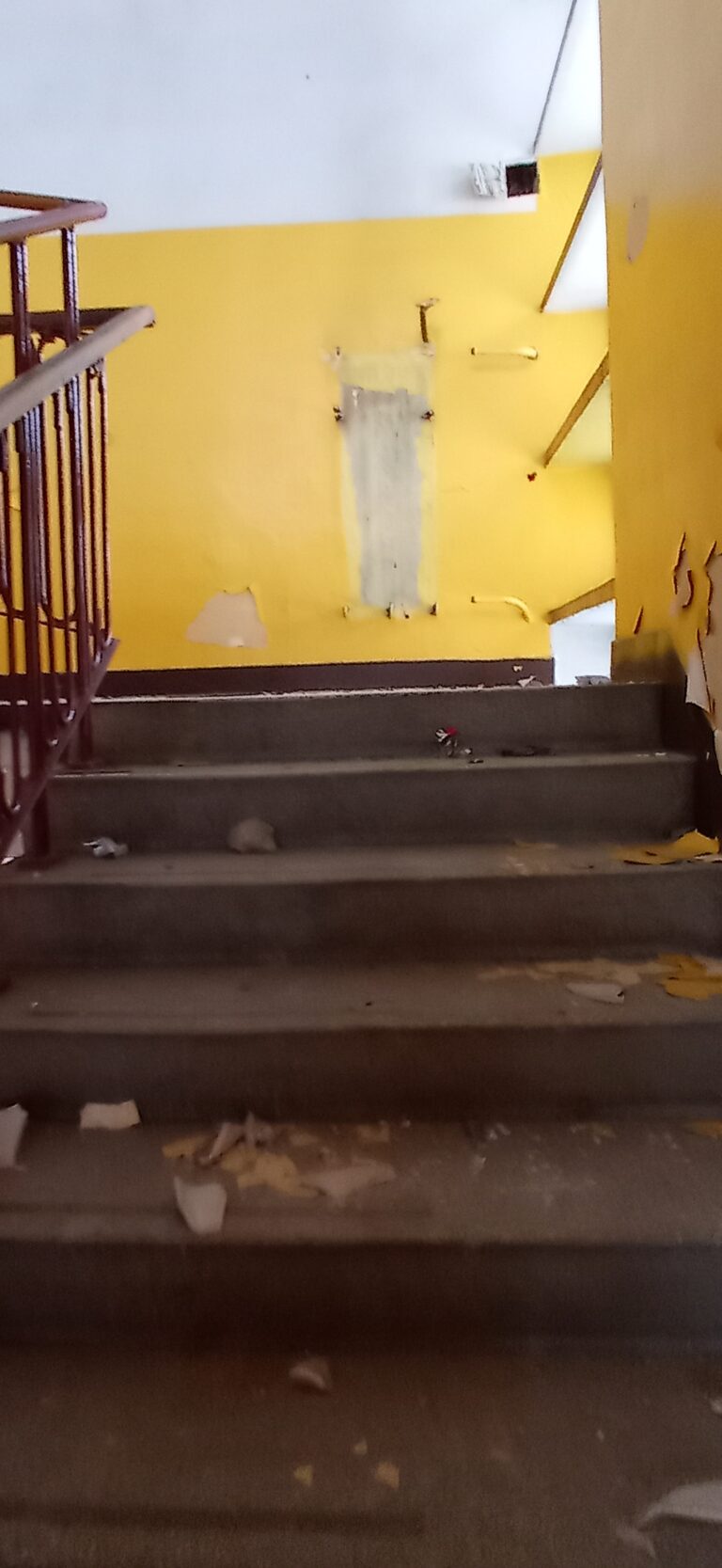Opuszczone gimnazjum, Starachowice, województwo świętokrzyskie - zdjęcie 5