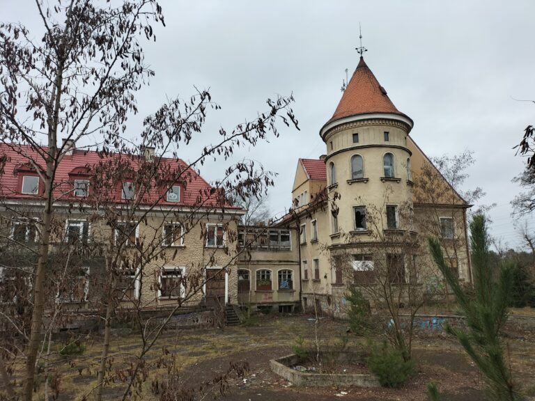 Opuszczony Szpital Rehabilitacyjny, Warszawa, województwo mazowieckie - relacja z 01.2023, zdjęcie 1