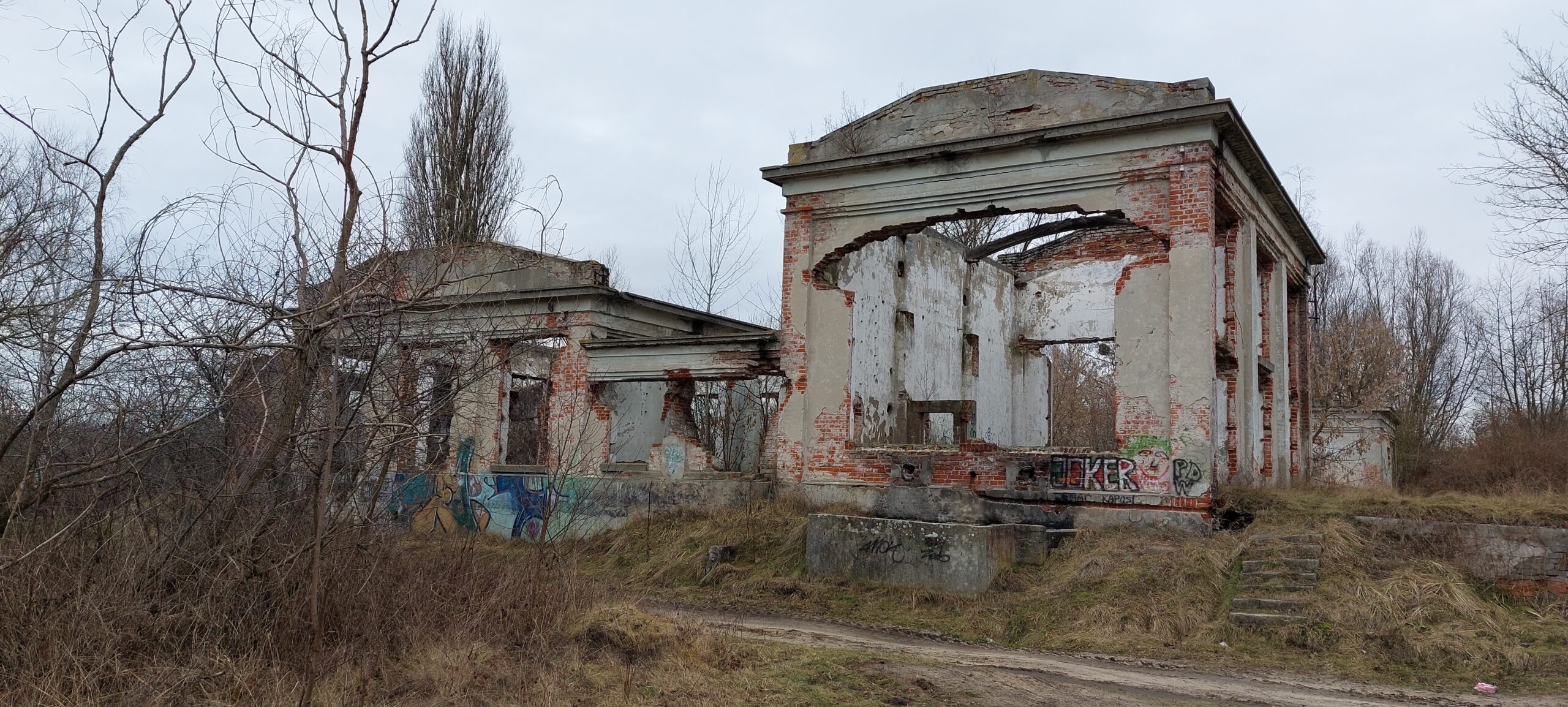 Ruina oczyszczalni ścieków, Tomaszów Mazowiecki, województwo łódzkie