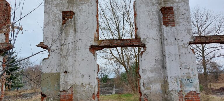 Ruina oczyszczalni ścieków, Tomaszów Mazowiecki, województwo łódzkie - relacja z 01.2023, zdjęcie 6