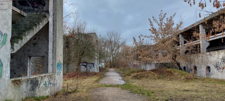 Ruina oczyszczalni ścieków, Tomaszów Mazowiecki, województwo łódzkie - relacja z 01.2023, zdjęcie 10