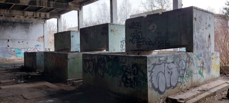 Ruina oczyszczalni ścieków, Tomaszów Mazowiecki, województwo łódzkie - relacja z 01.2023, zdjęcie 13