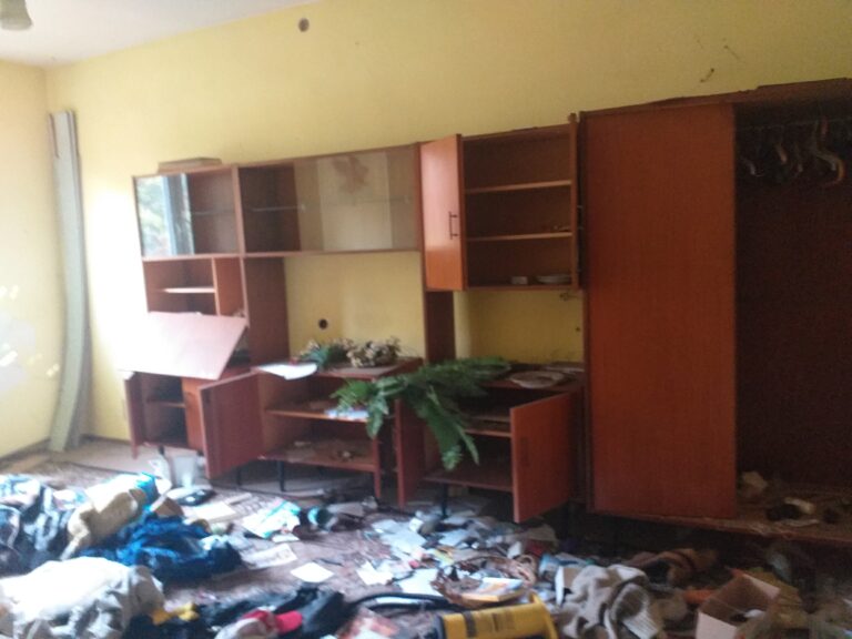 NIEDAWNO OPUSZCZONY DOM, Chrzanów, województwo małopolskie - zdjęcie 7