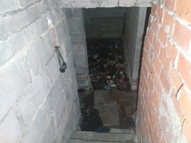 NIEDAWNO OPUSZCZONY DOM, Chrzanów, województwo małopolskie - zdjęcie 9