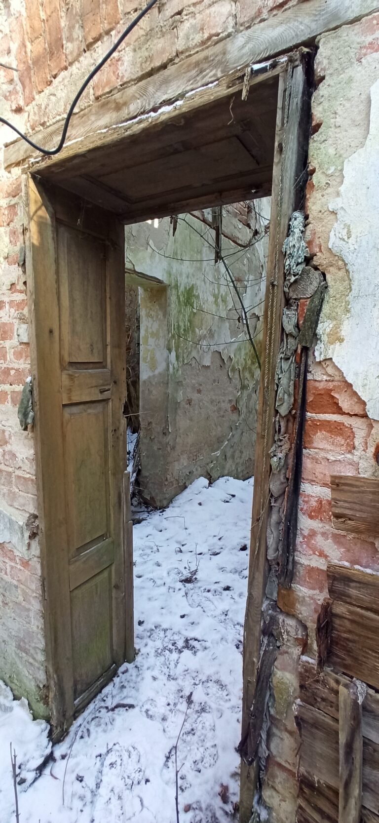 Ruiny Willi w Lutomiersku, Wrząca, województwo łódzkie - zdjęcie 4