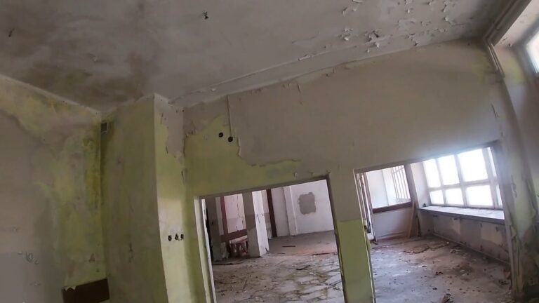Opuszczone przedszkole, Katowice, województwo śląskie - zdjęcie 2