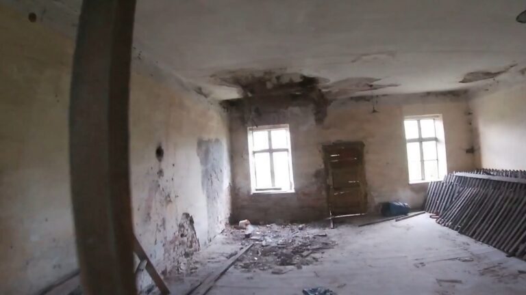 Opuszczony duży dom, Pławy, województwo małopolskie - zdjęcie 4