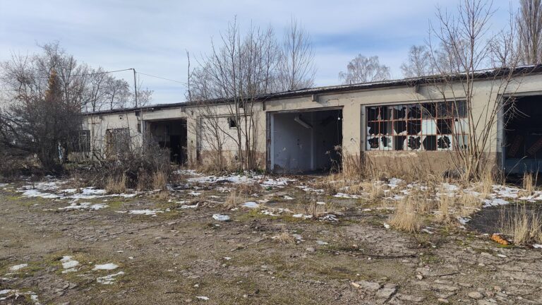 PGR – kompleks opuszczonych budynków, Łódź, województwo łódzkie - zdjęcie 1