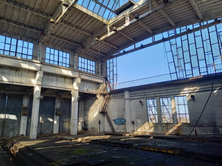 Opuszczona elektrowozownia, Adamowice, województwo łódzkie - zdjęcie 3