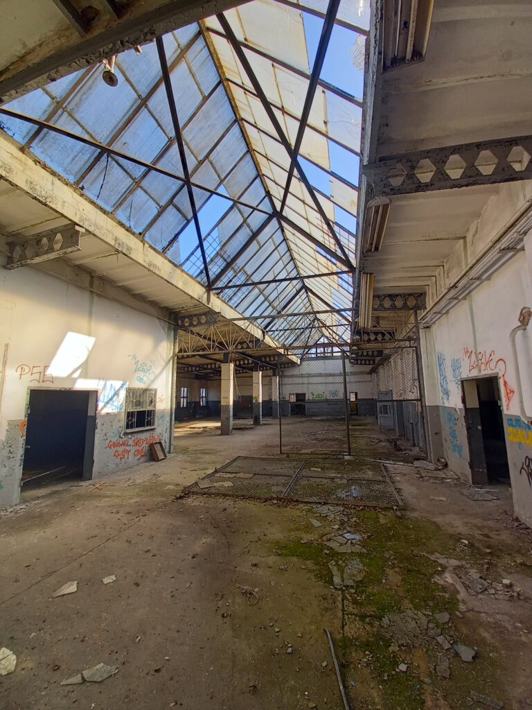 Opuszczona elektrowozownia, Adamowice, województwo łódzkie - zdjęcie 7