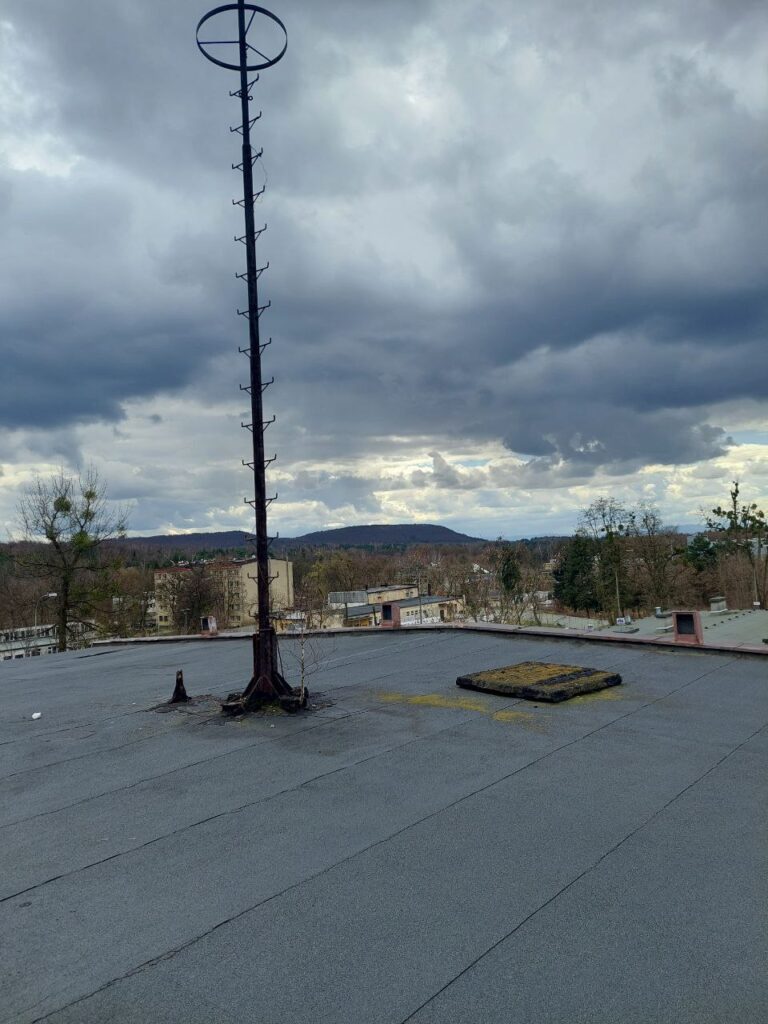 Opuszczone kino/dyskoteka BRONX, Chrzanów, województwo małopolskie - relacja z 03.2023, zdjęcie 33