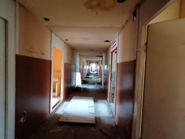 Opuszczony hotel z wyposażeniem, Chrzanów, województwo małopolskie - relacja z 03.2023, zdjęcie 18