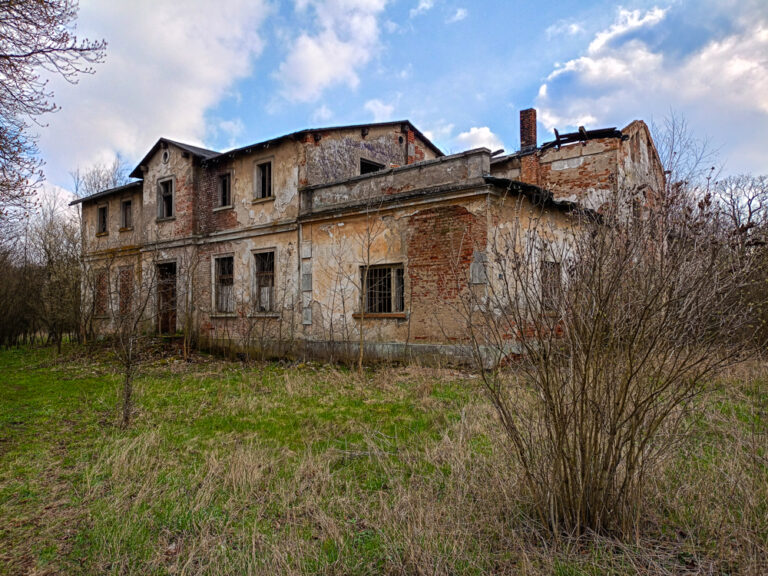 Opuszczony Pałac, Pawłowo Skockie, województwo wielkopolskie - relacja z 04.2023, zdjęcie 13