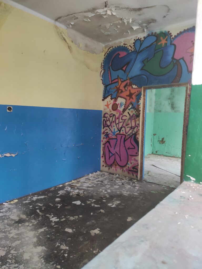 Opuszczone przedszkole, Katowice, województwo śląskie - relacja z 04.2023, zdjęcie 15