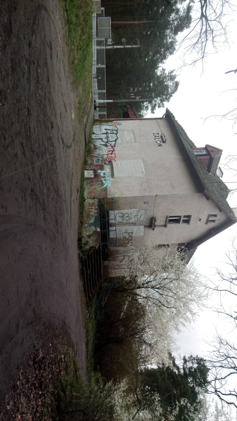 Opuszczony dom w którym sprzedawali bilety, Szczecin, województwo zachodniopomorskie - zdjęcie 1