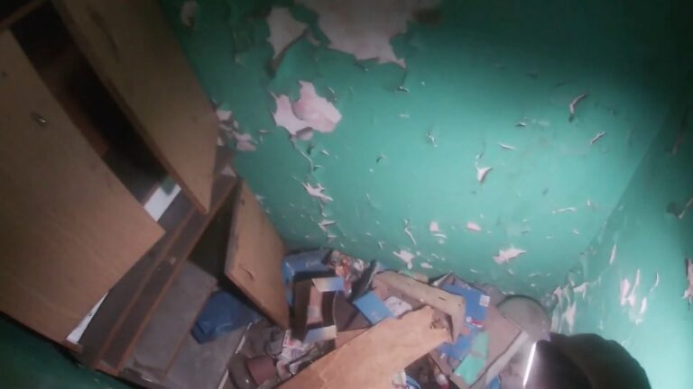 Opuszczony dom kolejowy, Chrzanów, województwo małopolskie - zdjęcie 4