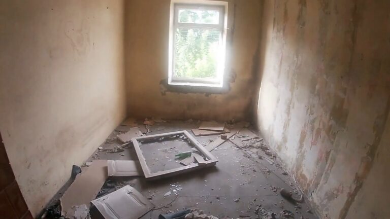 Opuszczony dom kolejowy, Chrzanów, województwo małopolskie - zdjęcie 5