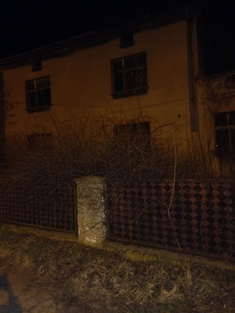 Opuszczony dom z komendą policji, Miasteczko Śląskie, województwo śląskie - zdjęcie 1