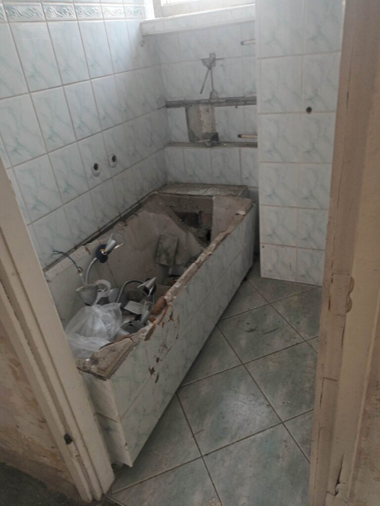 Opuszczony dom z komendą policji, Miasteczko Śląskie, województwo śląskie - zdjęcie 2