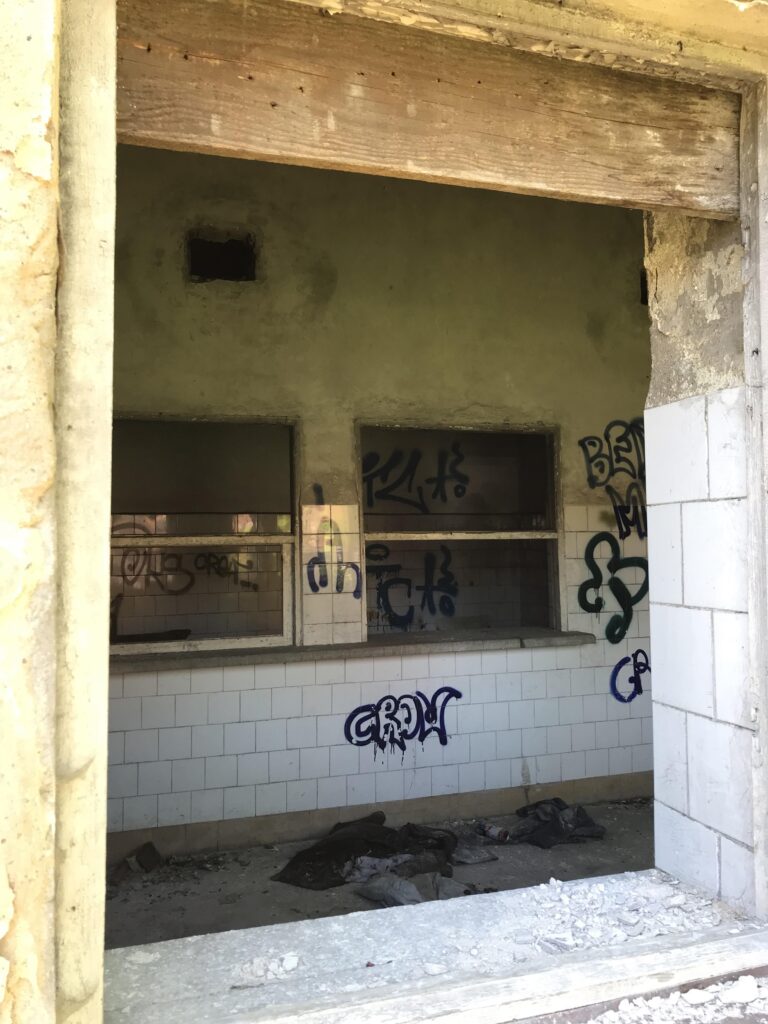 Opuszczony Szpital, Toruń, województwo kujawsko-pomorskie - relacja z 05.2023, zdjęcie 11