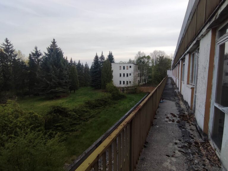 Opuszczony ośrodek szkolenia policji +/hotel/domki wypoczynkowe, Poznań, województwo wielkopolskie - zdjęcie 3