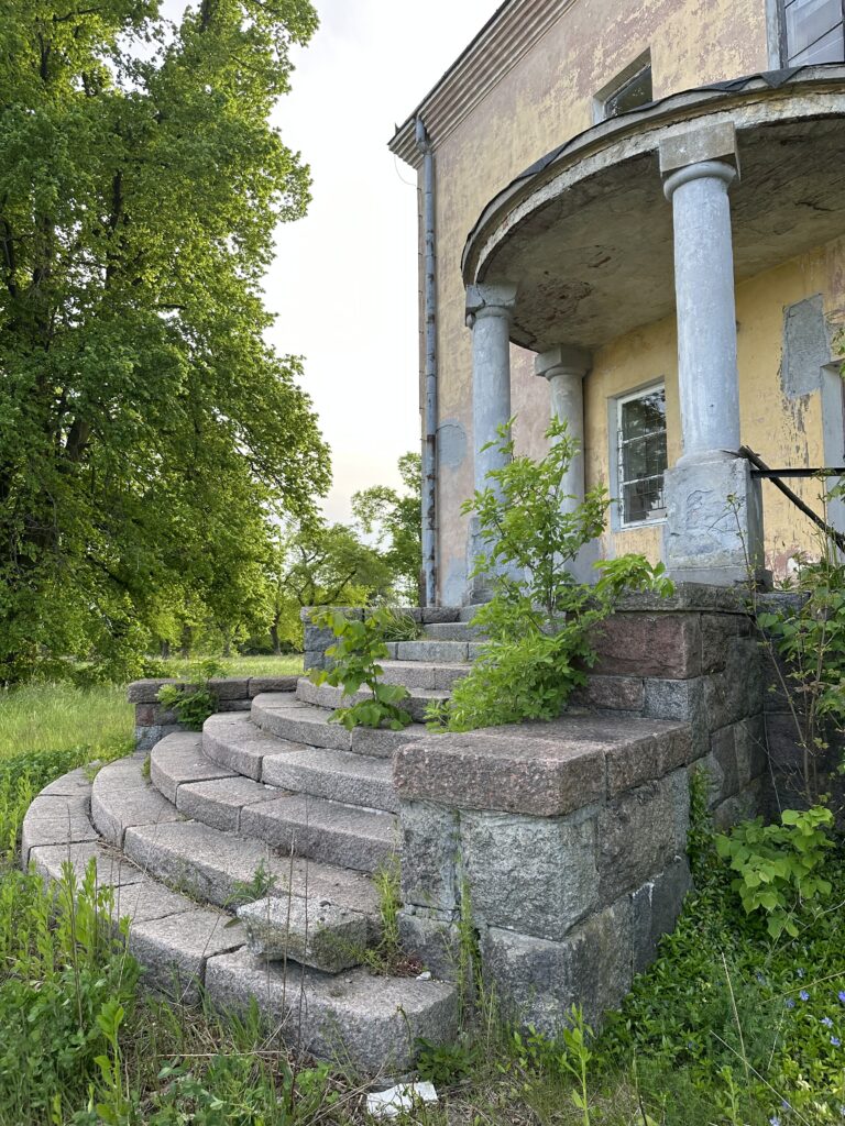 Dwór w Szczekarkowie, Szczekarków-Kolonia, województwo lubelskie - relacja z 05.2023, zdjęcie 8