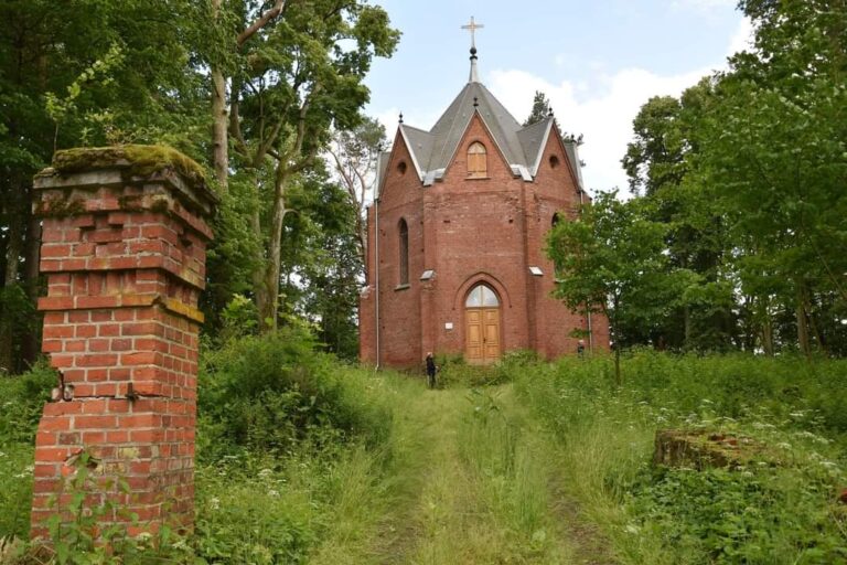 Mauzoleum Lehndorffów, Sztynort, województwo warmińsko-mazurskie - relacja z 06.2022, zdjęcie 11