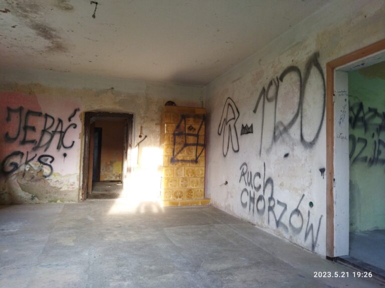 Opuszczone gospodarstwo, Krzyżowice, województwo śląskie - relacja z 05.2023, zdjęcie 7