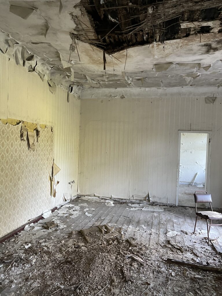 Opuszczony ośrodek zdrowia, Wójcin, województwo kujawsko-pomorskie - relacja z 06.2023, zdjęcie 13