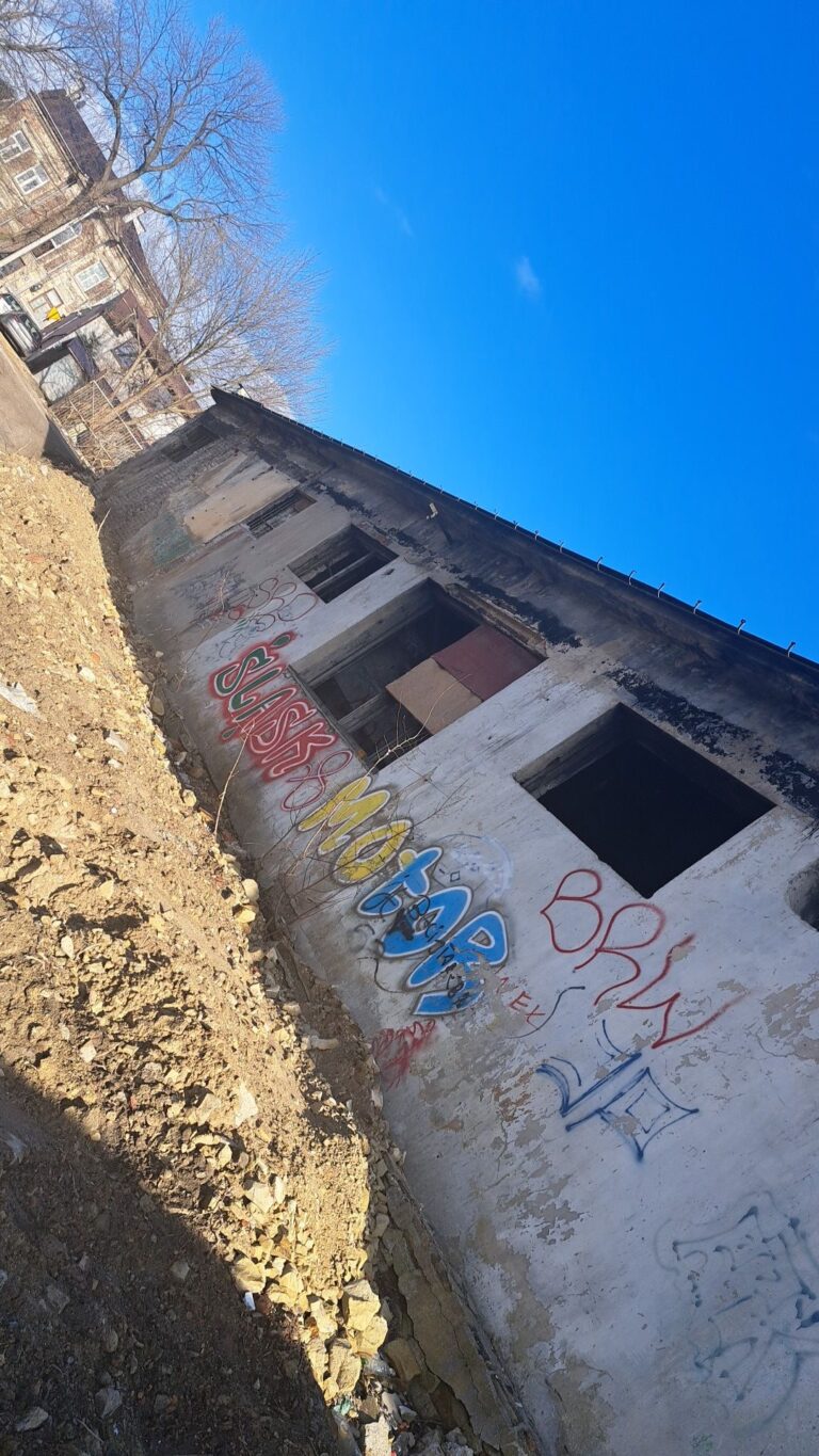 Opuszczony warsztat samochodowy, Lublin, województwo lubelskie - zdjęcie 1