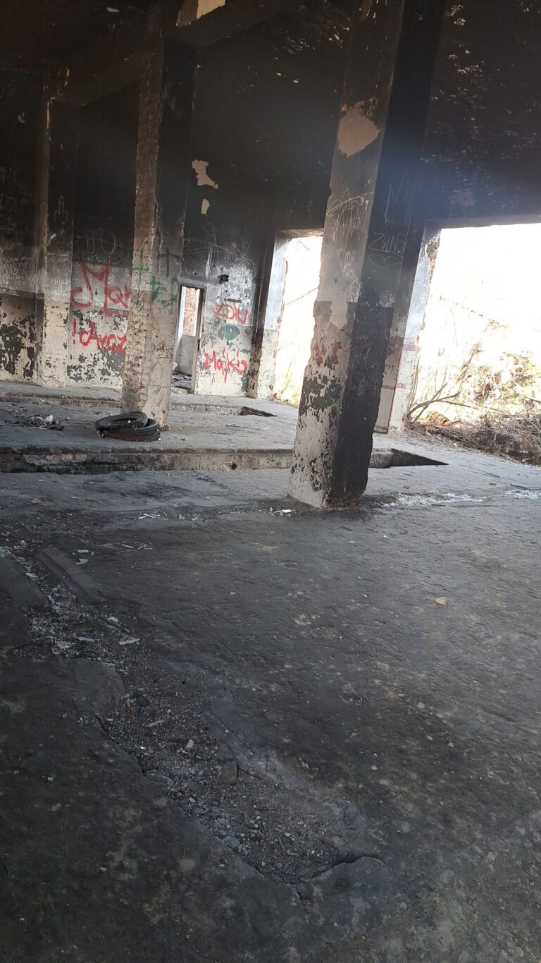 Opuszczony warsztat samochodowy, Lublin, województwo lubelskie - zdjęcie 2