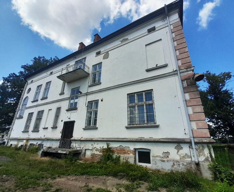 Nieistniejący już Zakładowy Dom Kultury Rafineria, Jasło, województwo podkarpackie - zdjęcie 1