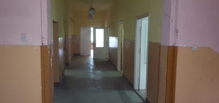 Opuszczona szkoła, Kocina, województwo świętokrzyskie - zdjęcie 1