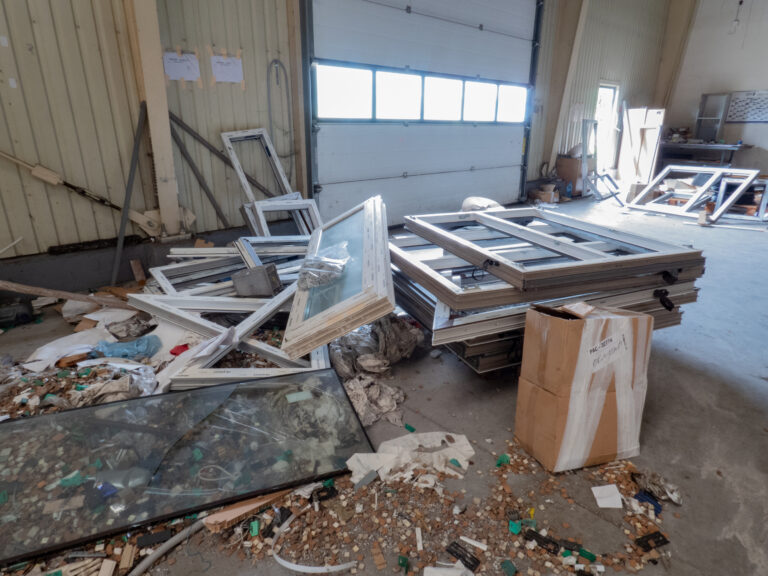 Opuszczony zakład produkcyjny okien, Chełm Śląski, województwo śląskie - relacja z 07.2023, zdjęcie 16