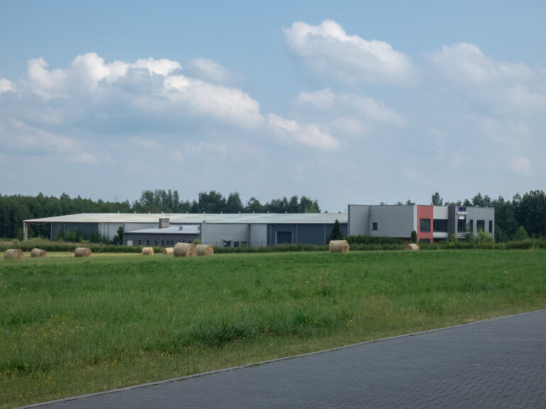 Opuszczony zakład produkcyjny okien, Chełm Śląski, województwo śląskie - relacja z 07.2023, zdjęcie 23