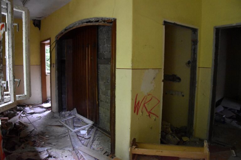 Opuszczony kompleks wypoczynkowy, Wieżyca, województwo pomorskie - relacja z 07.2023, zdjęcie 18
