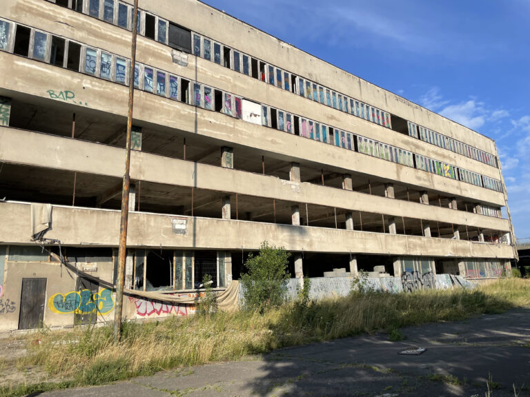 Biurowiec + hala produkcyjna  FSO Warszawa, Warszawa, województwo mazowieckie - zdjęcie 1