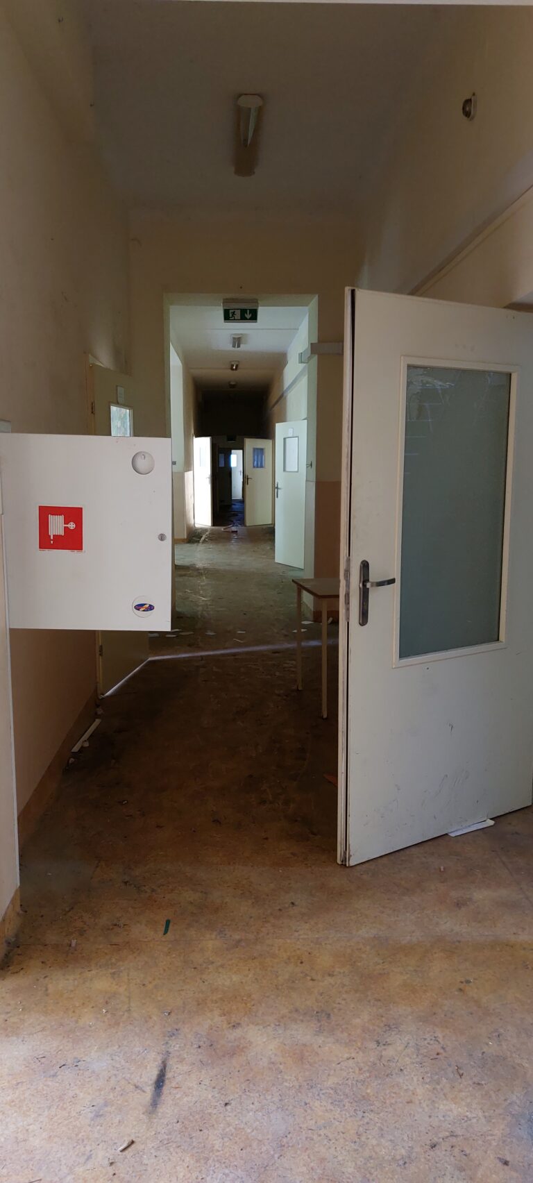 Opuszczony Szpital Psychiatryczny “Drewnica,,, Ząbki, województwo mazowieckie - relacja z 07.2023, zdjęcie 2
